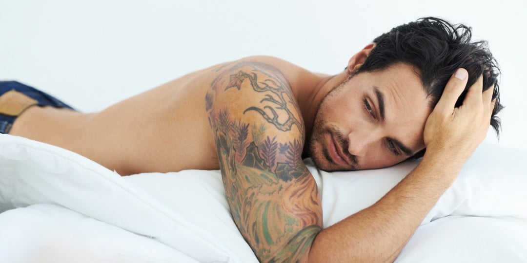 Shunchaki uzun oyoqli gozallikni sikaman