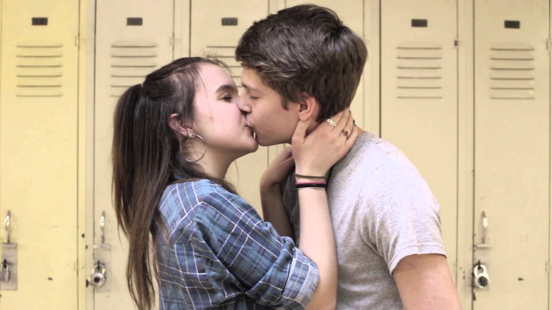 teen.kiss.jpg.