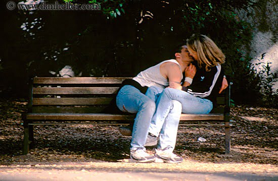 parets kissing-bench.jpg